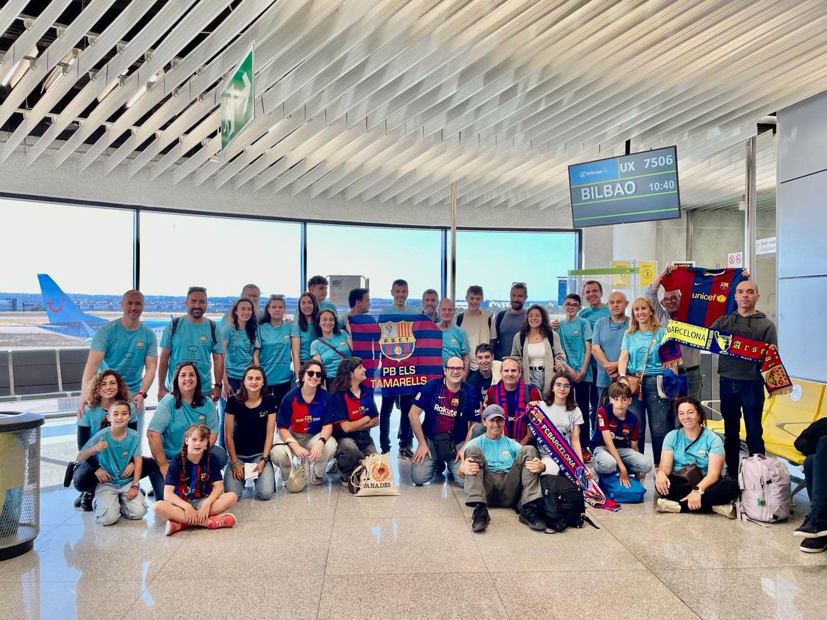 AjFelanitx's tweet image. 🏆 L&apos;enhorabona Mariona Caldentey per aquesta nova copa Champions League. 👏 També a tota la gent de la📸 Penya Barcelonista Els Tamarells desplaçada a Bilbao per seguir el partit a San Mamés i que gaudí d&apos;un bon partit de la felanitxera i les seves companyes.
#orgullfelanitxer