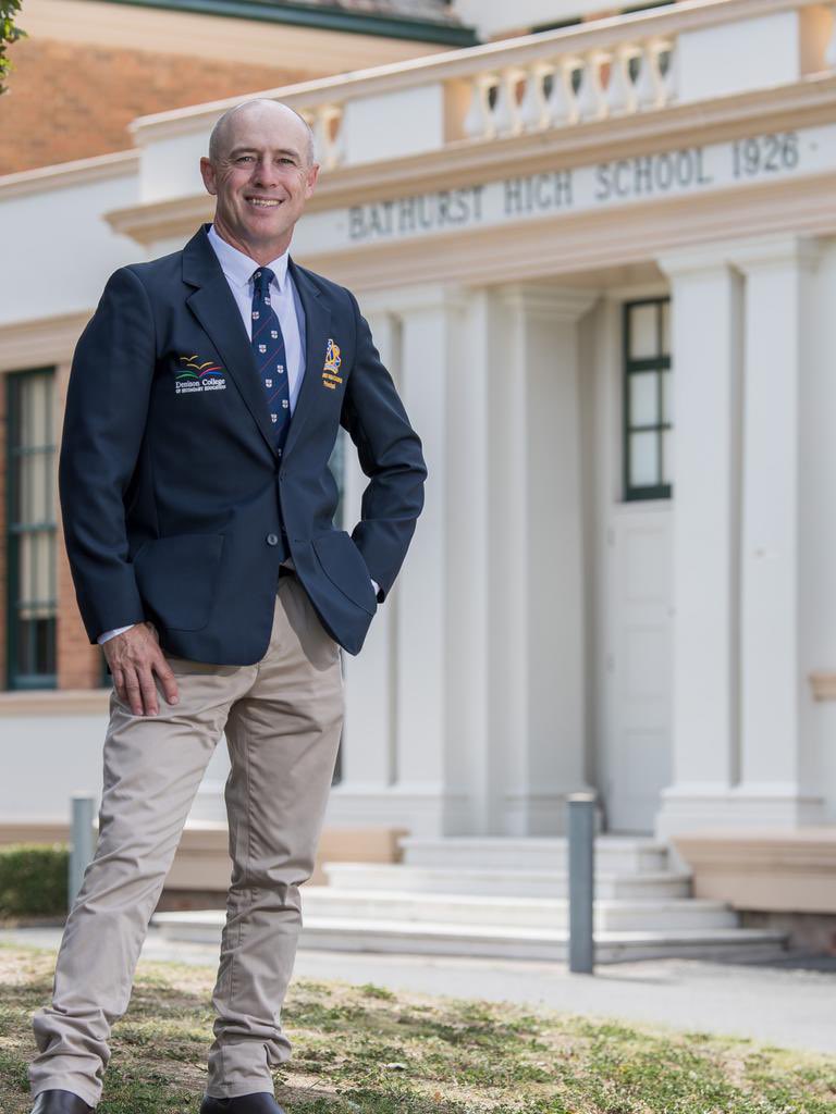 Ken Barwick ran away from home at 11 to escape domestic violence. Today, @kbarwick26 is the principal of Bathurst HS, the very school he once attended as a student. Ken's determination to rise above his difficult childhood has seen him triumph as a leader. dailytelegraph.com.au/new-south-wale…