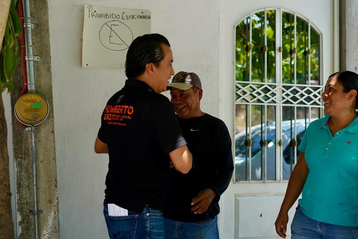 humbertodiaz22's tweet photo. Reafirmando el compromiso con amigas y amigos de la Col. Santa Cruz Norte, me dio mucho gusto saludarles! ✌🏼🧡 https://t.co/r5gLvZZiDm