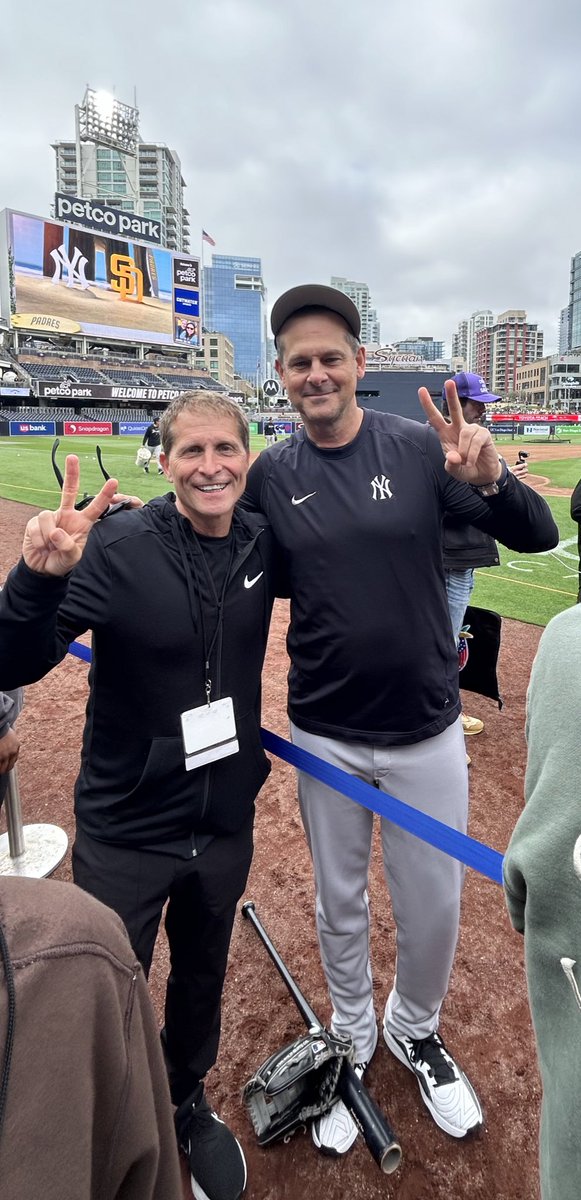 Great time catching up with former Trojan, @AaronBoone, before the @Yankees and @Padres game ✌️ #FightOn