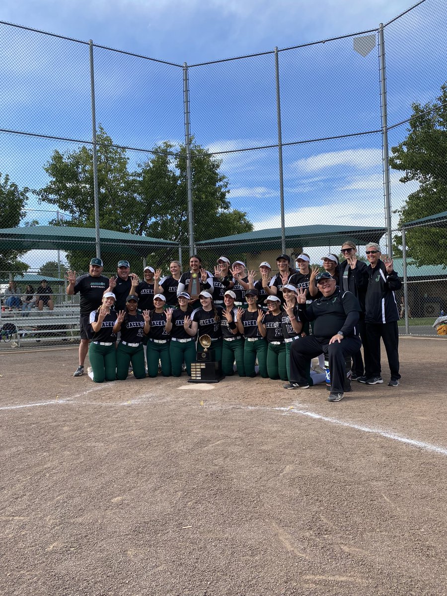 Wow x 4! Jackson softball is back to back state champions! And that #4 is for being the ONLY 4A school in history to win this state title 4 times!!! <a href="/HMJacksonHS/">Henry M. Jackson HS</a> <a href="/EverettSchools/">Everett Public Schools.WA</a>