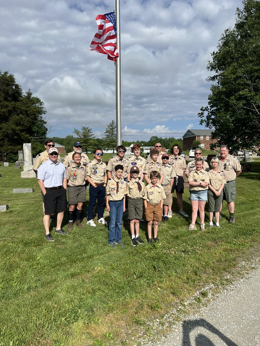 Attended the Memorial Day service at Summit Lawn Cemetery hosted by Scouting Troops 107 and 1070. So appreciative of these young men and women who quietly perform this and lay flags at the gravesides of over
200 veterans in the cemetery. #MemorialDay