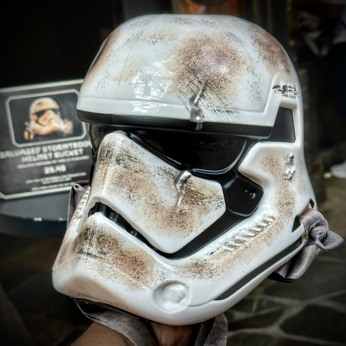 The Stormtrooper Popcorn Bucket can be found at Kat Saka's Kettle at Hollywood Studios. 🖤
.
#HollywoodStudios #Stormtrooper
#Disney #StarWarsPopcornBucket
#DisneyPopcornBucket #StarWars
#DisneyBlogger #TuckDoesDisney
#WaltDisneyWorld #DisneyParks
#StormtrooperPopcornBucket 🍿