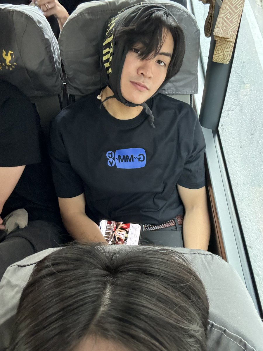 tnbau1's tweet photo. บัส7 รายงานตัว #GMMTVOuting2024 https://t.co/ItGn2ZlyiG