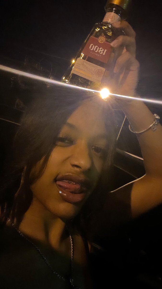 Dejmariee_'s tweet image. #backoutside