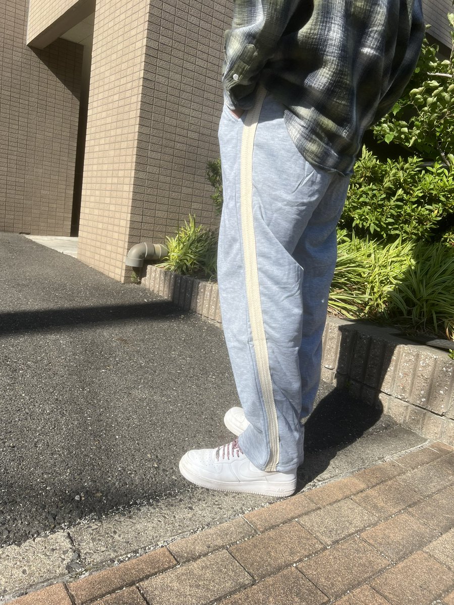 Spread_777's tweet photo. パンツの新作です！
紐が他と違ってオシャレなスウェットです😎

月末にこちらのショップにて発売します✨

https://t.co/1M6f5b19p3

#すぷあさ
＃スプアサ
＃カメレオン
#アパレル
#新作発売
#新作 https://t.co/j0LmzQmOyq