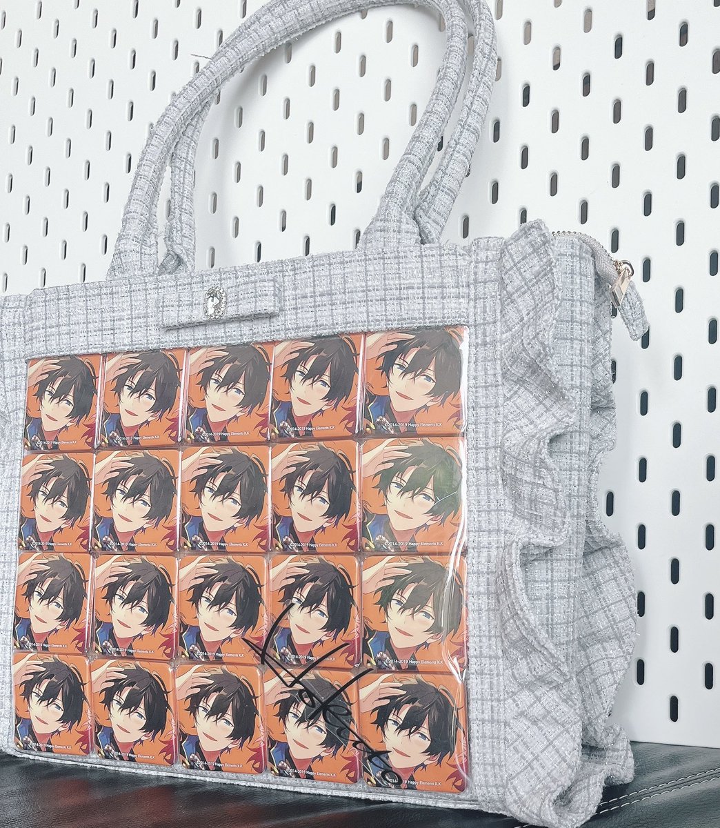 全サスクエア缶で痛バを組もうと思っている皆様へ ただサイズがあん