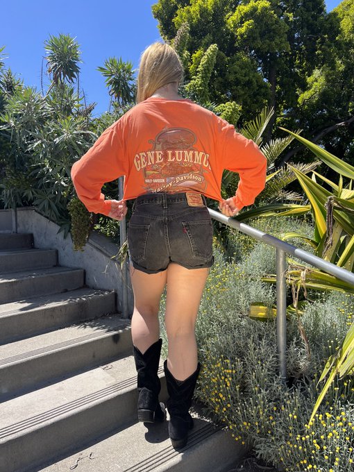 Follow my vintage / worn items page on instagram @ VandellasCloset my website is coming soon ✨💜✨💜✨💜 https://t