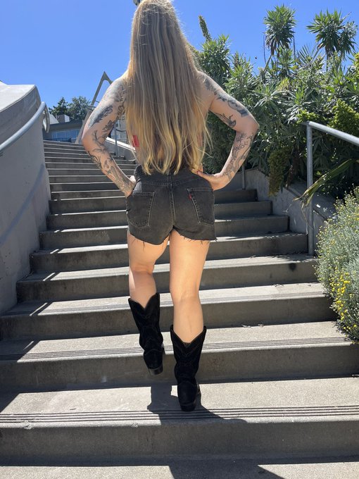 Follow my vintage / worn items page on instagram @ VandellasCloset my website is coming soon ✨💜✨💜✨💜 https://t