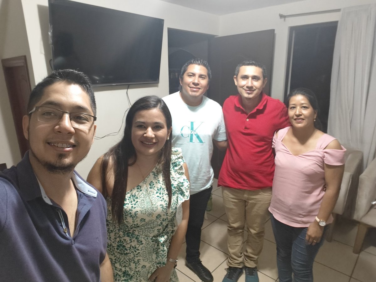 Mj_Veranda's tweet photo. Para conocer a mi espos@ debo comunicarme con él o ella, así mismo, si queremos conocer a Dios debemos hablar con Él, buscar siempre de su presencia @PastorVladimir @EsmeraldadeRiva @MJcompaz https://t.co/F5LHmDNgz9