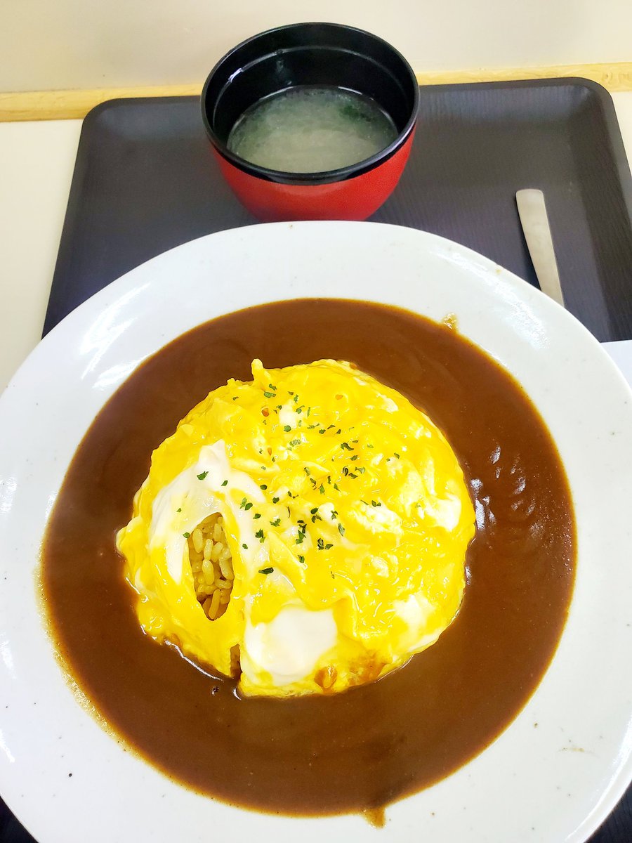 hakaida3377's tweet photo. フワトロ卵のオムカレー🍛
注文して
美味しくいただきました✨
#めそ処ふるふる　
#うるま市具志川
#具志川交番となり👮　
#オムカレー https://t.co/a8OwKQ3V1n