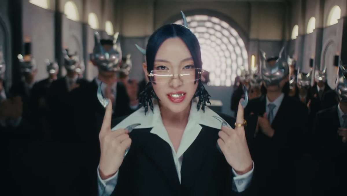 rsound_oyoru's tweet photo. XG-WOKE UP MV 

待望の全編ラップ！ゴリゴリのサウンドと歌詞で、J-POP？K-POP？アイドル？いえ、私たちはアーティストであり、これはヒップホップ！と宣言するような極みの一曲。
歌詞を言わされている感がないのも、彼女たちのスキルと魂が超パワフルだからこそ。

#xg #wokeup #xgalx https://t.co/IHUi64ExCH