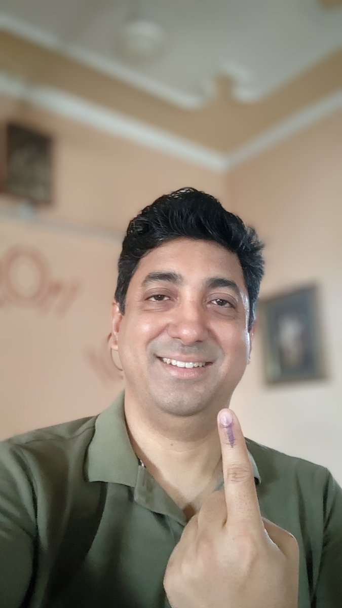 Tweet2Subhankar's tweet photo. Casted my vote for a prosperous Bharat 🇮🇳 

#LokSabhaElection2024 https://t.co/5DOiRD80Gd