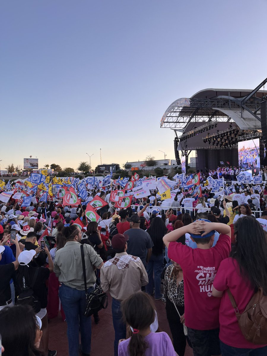 MatiasMesta's tweet photo. @XochitlGalvez en Chihuahua. 

Cierre de campaña

#XochitlGálvezPresidenta https://t.co/6kLgwebx36
