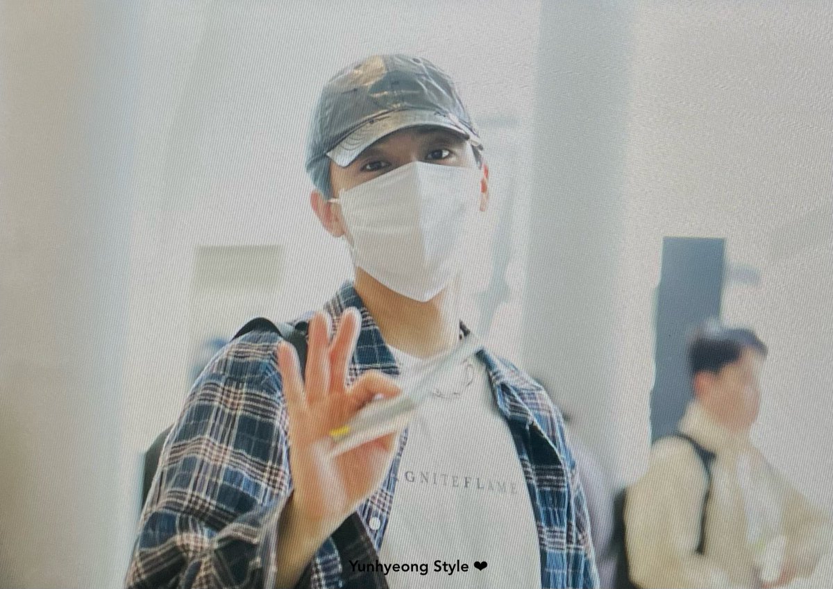 YH_ppp's tweet photo. 240526 KIX 유녕아 ㅠ 💖 잘다녀와 ㅠ 
#iKON #아이콘 #윤형 #송윤형 #SONG #Yunhyeong #ユニョン https://t.co/eUqsq3uMZT