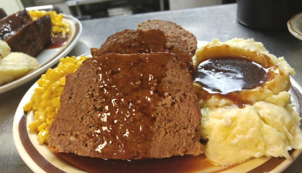 ● Tuesday's Family Meal: #Meatloaf w/sweet corn & mashed potatoes * Single platter $15.95 * Family Meal $50.00 (3 lbs of whole meatloaf which includes 2 lbs smashed taters & 2lbs sweet corn). **Our family meals feed 5-8 people* Open 11am - 8pm 267-639-0787 #Foodies #Philly