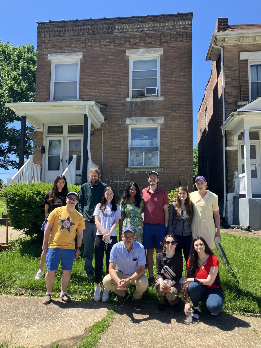 Enjoyed stopping by the house in Shelley v. Kraemer with my Con Law II students at #SLULAW this morning!