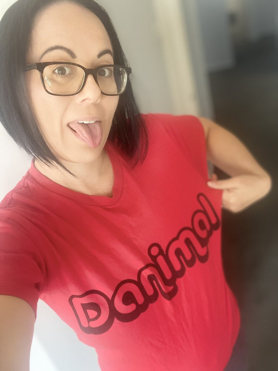 Dani Vee Books - Words & Nerds Pod tweet media