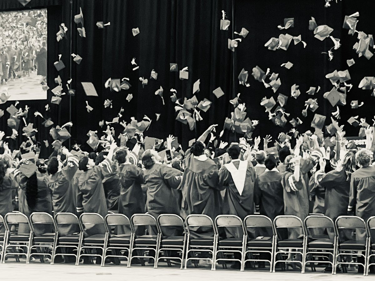 Congratulations @HumbleISD_AHS Class of 2024 - show the world what you got! #GoBeyond @HumbleISD