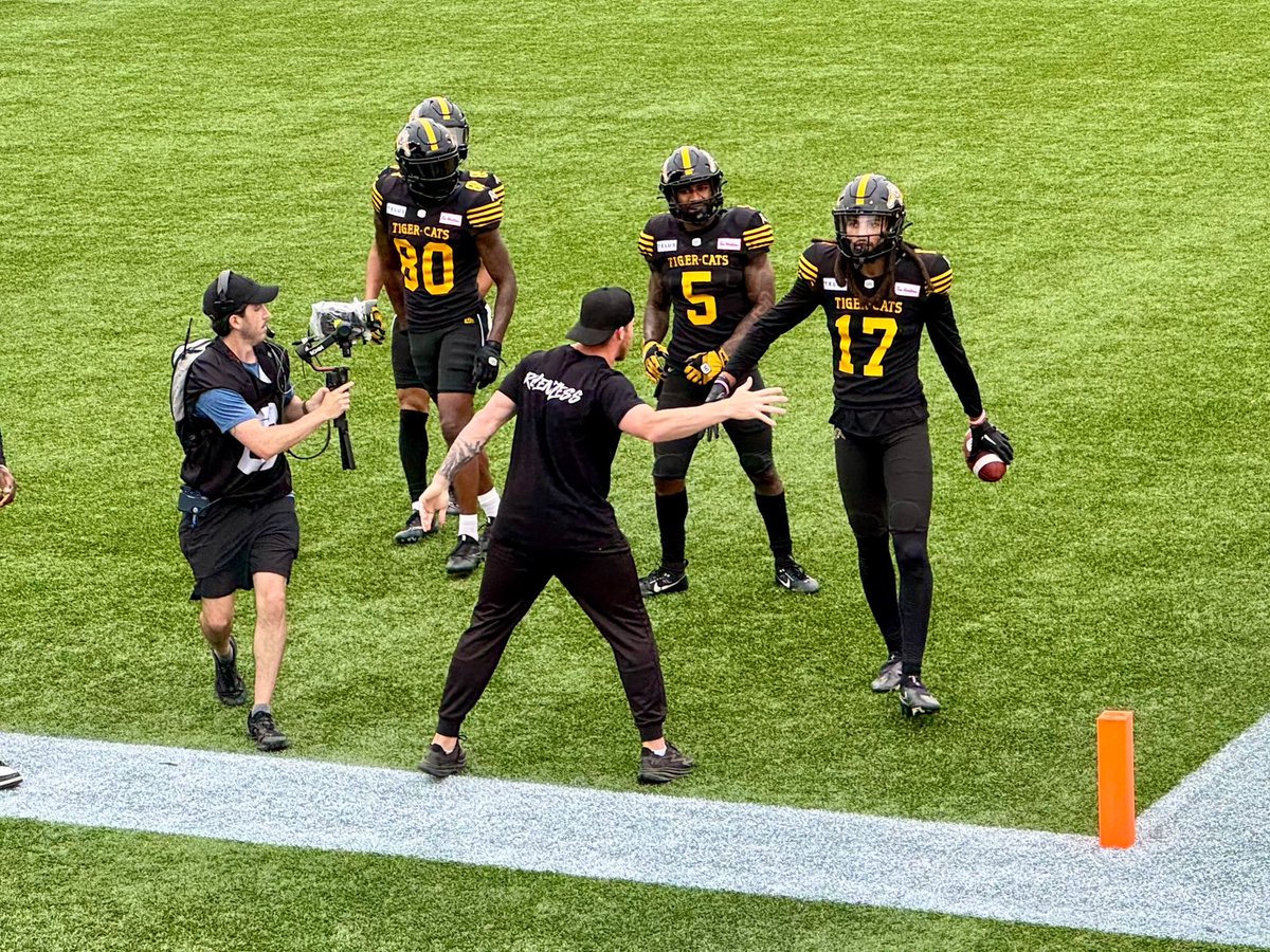 Football is baaaack!! 

Fun afternoon at Tim Horton’s field with the fam!

#hamont #hamiltonontario #football @CFL @Ticats