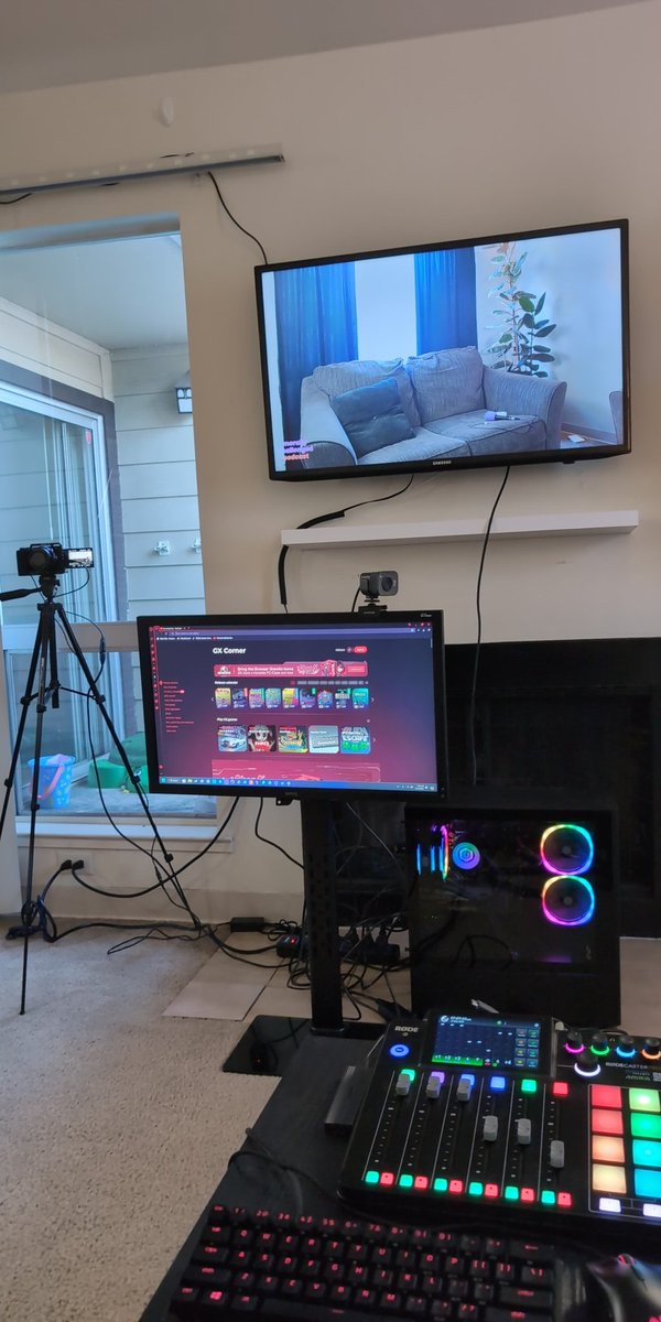 MorallyCPod's tweet photo. It's been a while using this space. Now with dual cameras?! https://t.co/YL7zv2TRhW or on https://t.co/DjArSGR0cq as well whatever is your cup of tea live at 8:30pm/PST  w/@ChoobyChoob @Xcaballero_78

#livepodcast #podcastshow #twitchpodcast #youtubepodcast https://t.co/Zys4ZLwe2B
