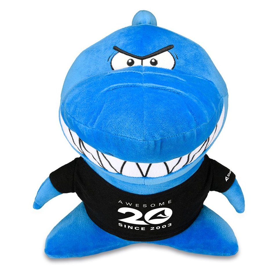 Der_Chris24's tweet photo. RT @notactiveGFX: Hey @SharkoonNews 
Where can I buy this 👁️.👁️ https://t.co/a7KWHvEDBP
