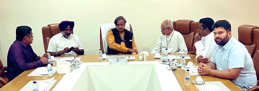 ShashiTharoor's tweet photo. Made a courtesy call on Bishop Agnelo Gracias, Apostolic Administrator of the Catholic Diocese of Jalandhar, at Trinity College. A great pleasure to benefit from his wisdom and sense of humanity. https://t.co/vpavoREL4x