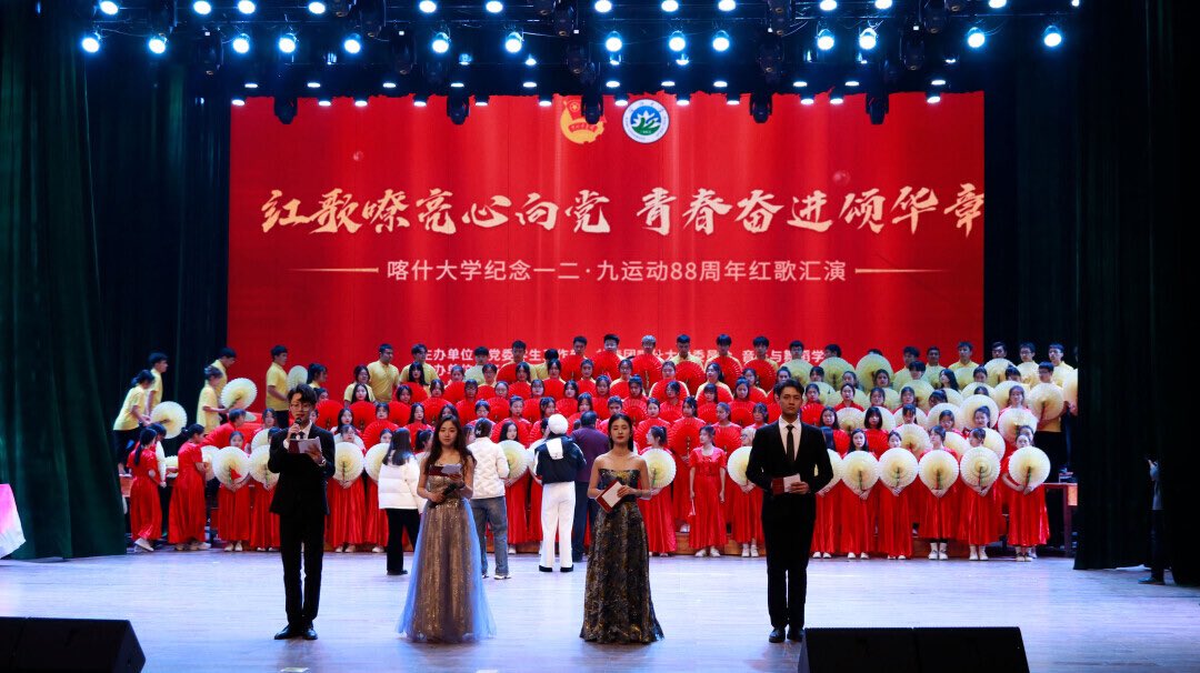 Menghuanlangqi2's tweet photo. 朋友们，我听说国内大河里挤满了死人，因为每天都有人跳河自杀。
       这些人多傻呀！你们不知道敌人是谁吗？就是那个成天唱什么“东方红，太阳升，东方出了个大救星”“没有共产党就没有新中国”“社会主义好”的共产党呀。
       连死的勇气都有，反抗勇气都没有吗？像杨佳一样多好，找几个狗娘养的垫背 https://t.co/PXNRDwzxL2