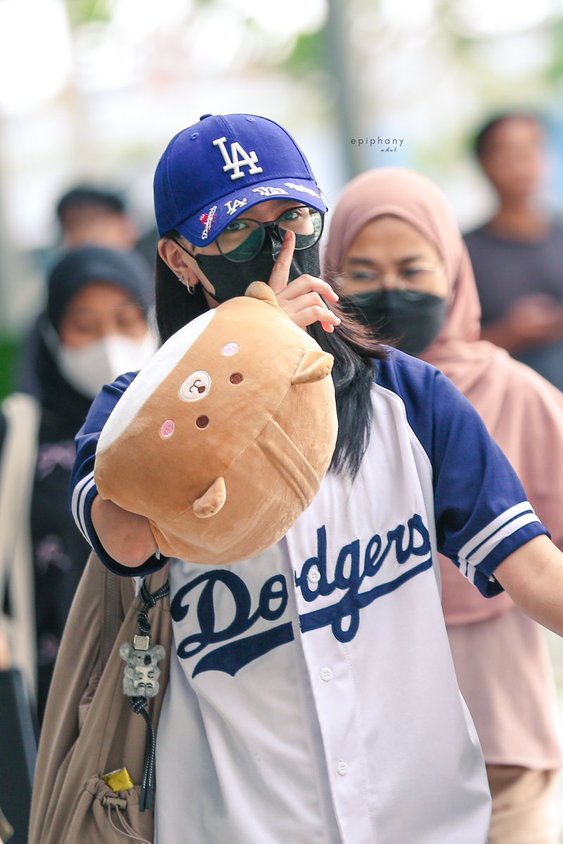 epiphany0714's tweet photo. 240526 Semarang 🛬

💙🧢

#JKT48 #Adel #レファ #아델 #アデル #레바 https://t.co/Sn4vfUj49T