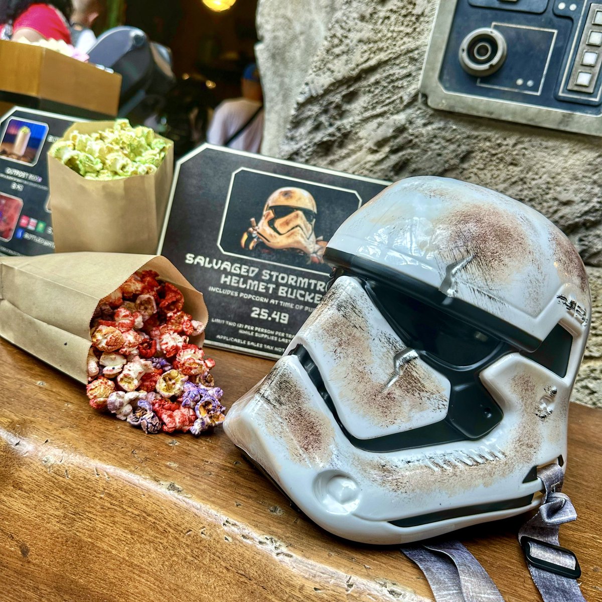 In love with the Stormtrooper Popcorn Bucket! May the force be with you, always! ❤️
.
#HollywoodStudios #Stormtrooper
#StarWarsPopcornBucket #Disney
#StarWars #DisneyPopcornBucket
#DisneyBlogger #TuckDoesDisney
#DisneyFood #WaltDisneyWorld
#StormtrooperPopcornBucket 🍿