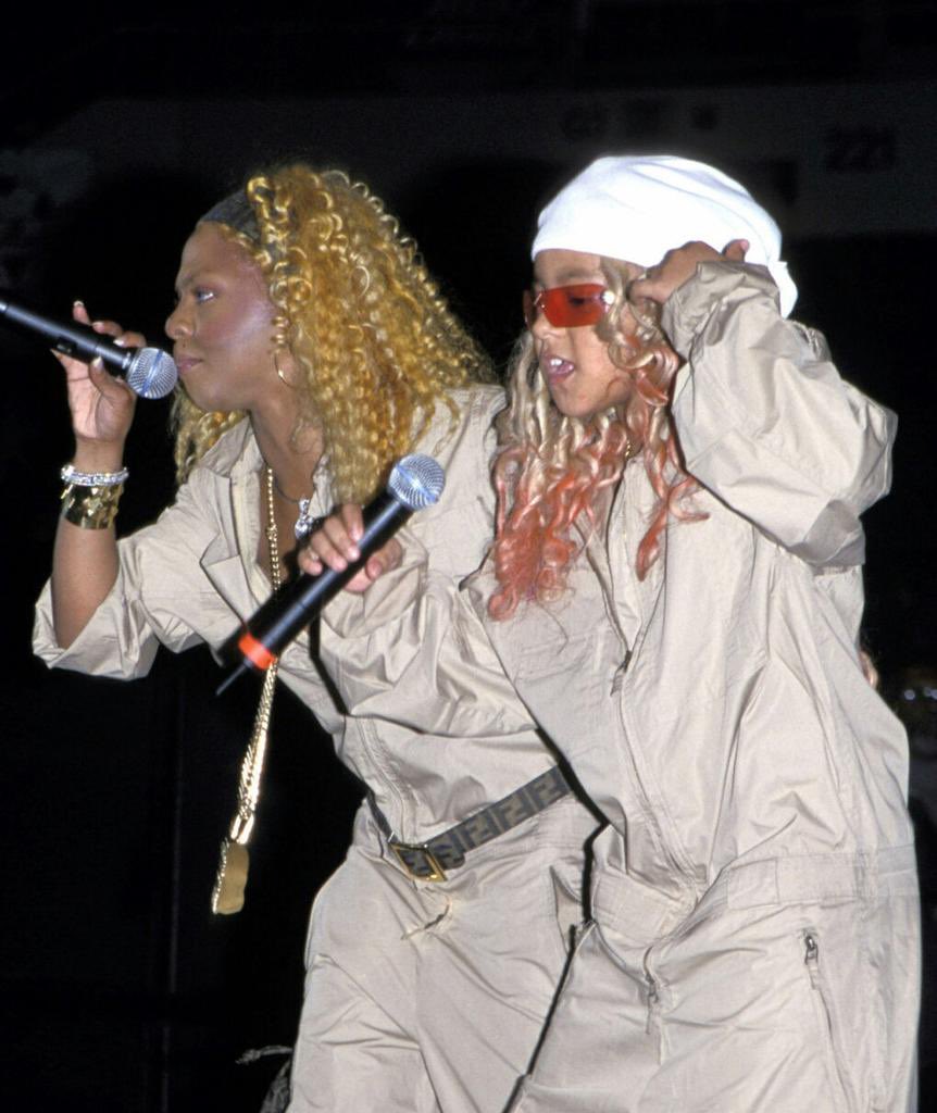 Lil’ Kim embracing female rappers who came after her a 🧵: 

S/O to 💞 Lil’ Shanice 💞
#HipHop50 #QueenOfRap