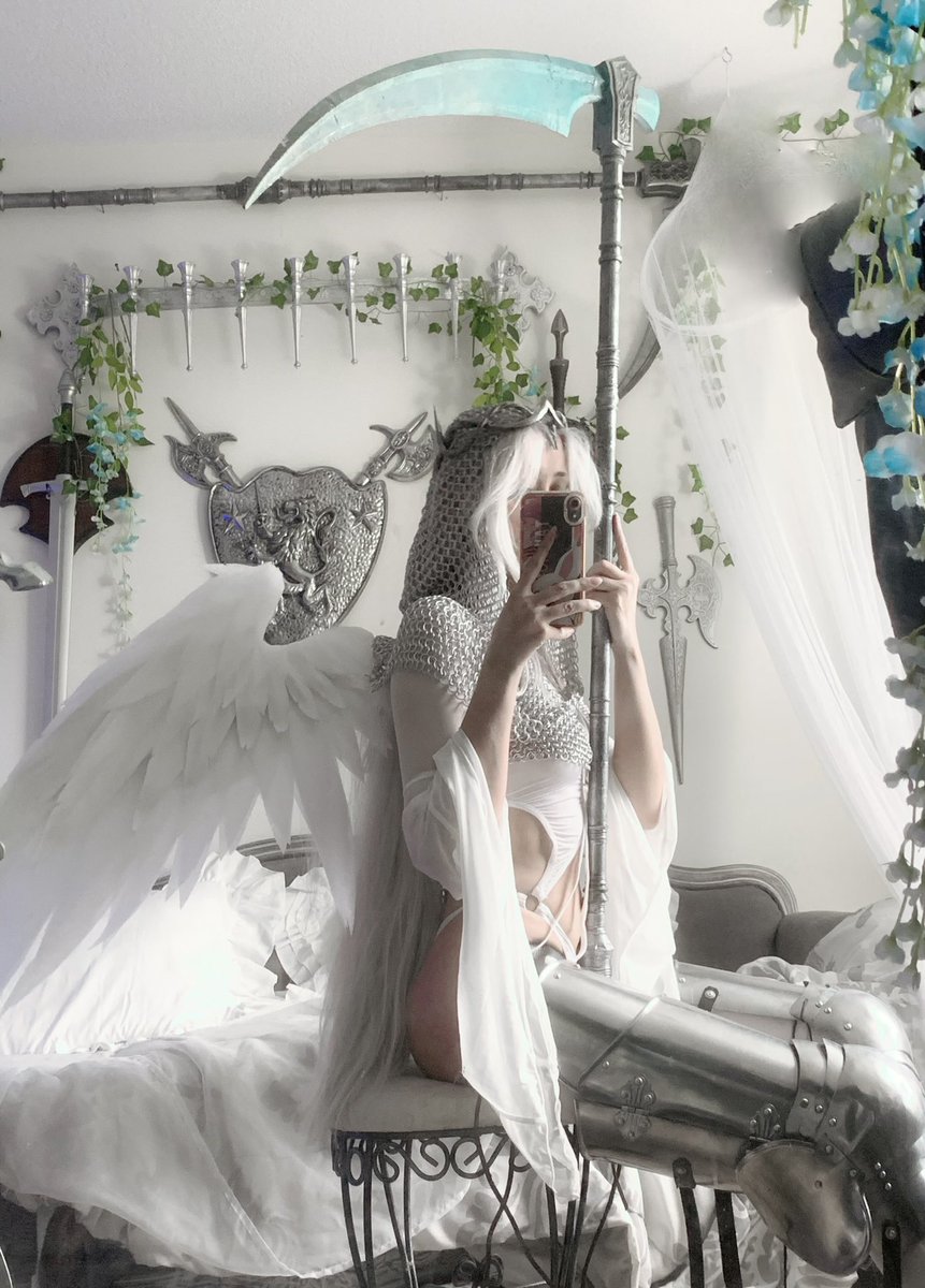 Styrlingelf's tweet photo. Girls only want scythes, chainmail, or steel armor https://t.co/ioDXZTwCXu