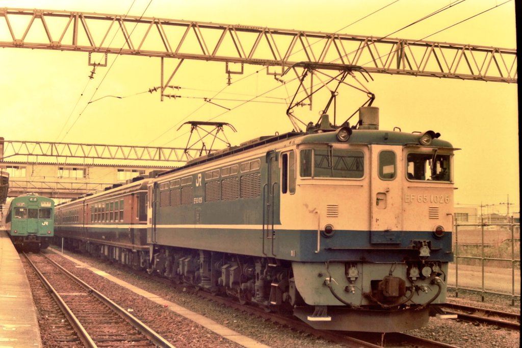 成田線での臨時列車。高崎のくつろぎです。
#自分が今まで撮ってきたEF65見せて