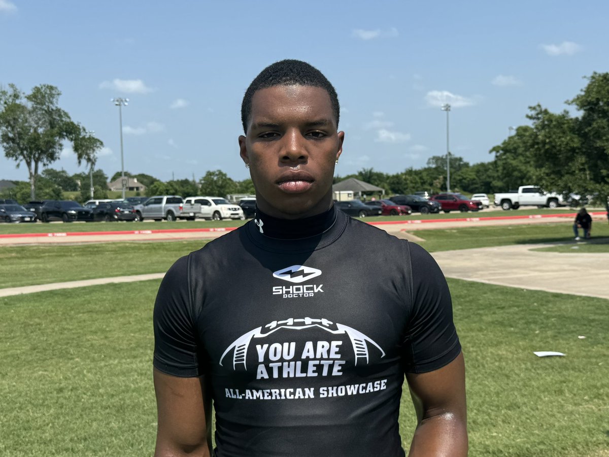2025 Cy Falls (TX) 3-Star LB Kaleb Burns was out at the @youareathlete camp today. Burns looked good throughout the Day 1 session. Visited SMU recently and he has OV’s set up for Baylor, Texas Tech, Pitt, and Houston the next 4 weeks. #txhsfb