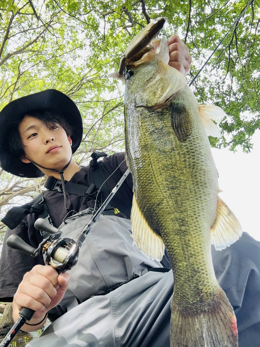 minteyut's tweet photo. 55くらいのカバー攻めたら一撃

#琵琶湖　
#タイニークラッシュ https://t.co/5HoZP3ATKG