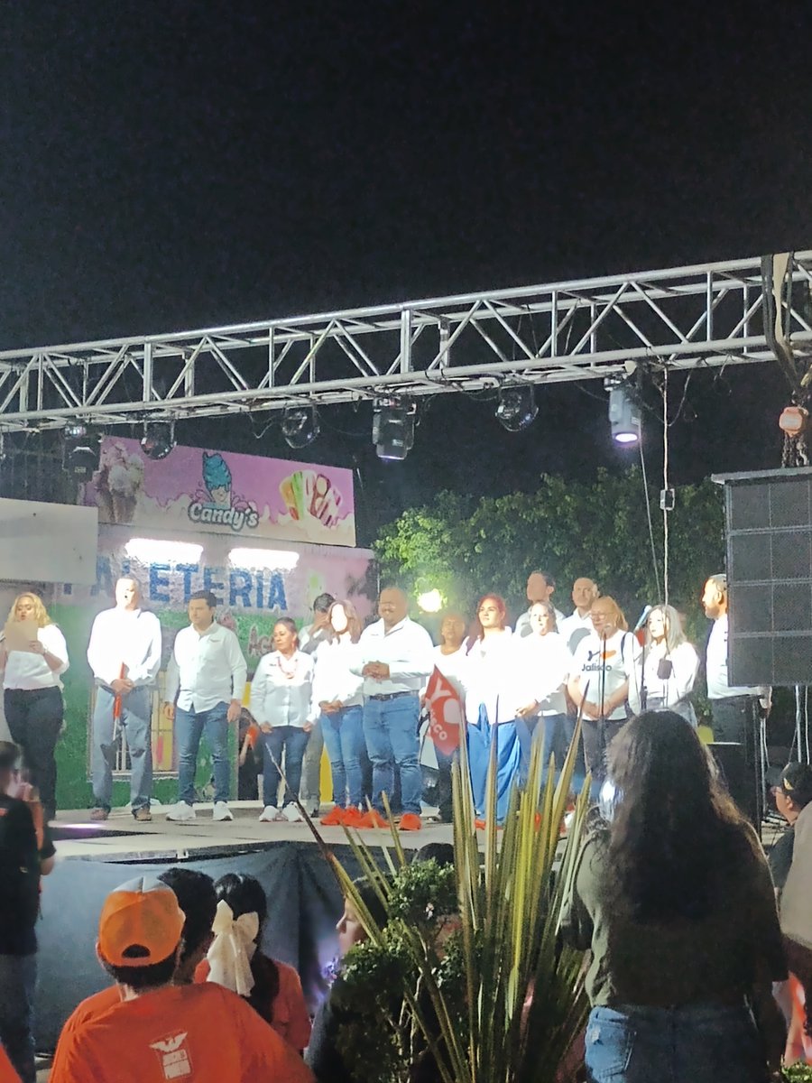 brearva's tweet photo. De la mano de @IsaacTrejo24 Chapala también será 🧡🧡

En Jalisco el voto útil vs morena se llama @MovCiudadanoJal https://t.co/L9TA65iuh7