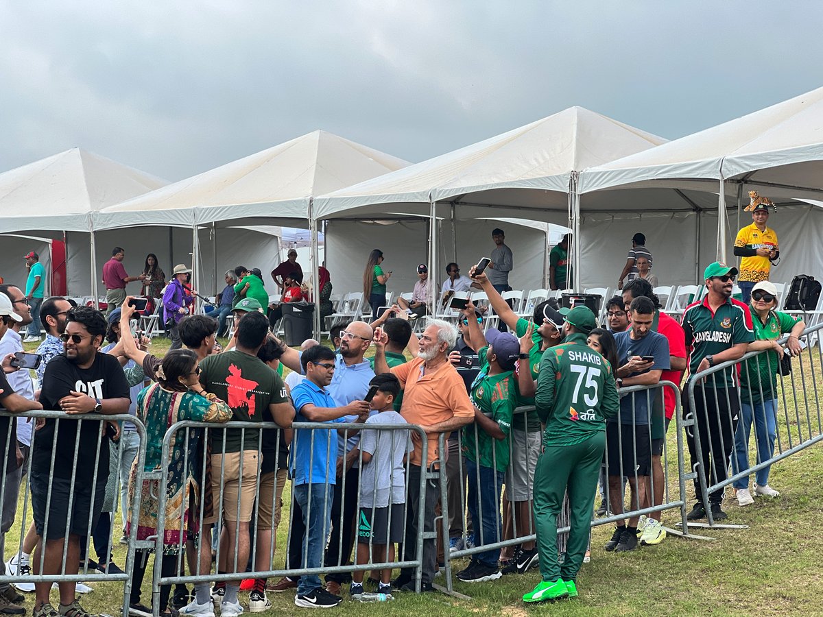 BCBtigers's tweet photo. Snaps of Bangladeshi fans showing their support and affection for the team at the Prairie View Cricket Complex, Houston, USA.

#BCB #Cricket #BANvUSA #BDCricket #Bangladesh https://t.co/fsE9bs9GXo