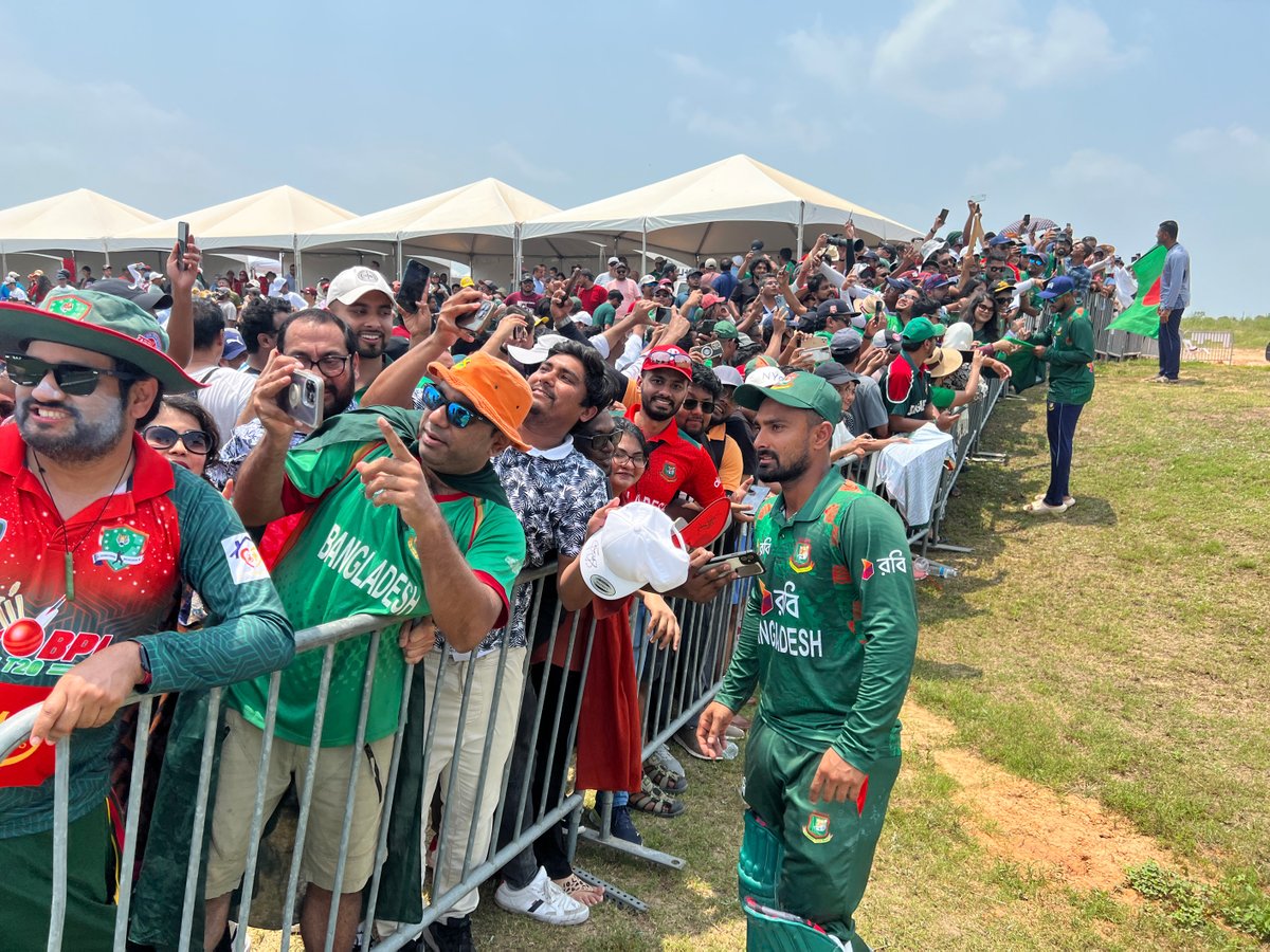 BCBtigers's tweet photo. Snaps of Bangladeshi fans showing their support and affection for the team at the Prairie View Cricket Complex, Houston, USA.

#BCB #Cricket #BANvUSA #BDCricket #Bangladesh https://t.co/fsE9bs9GXo