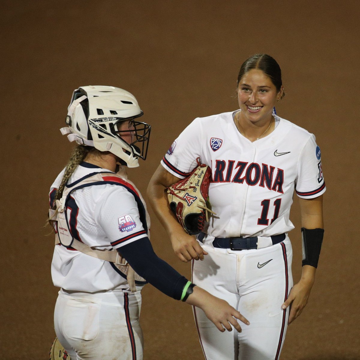 And we're back! Miranda takes the circle with a runner on first and two outs in the top of the fifth. T5 | OSU 10, Arizona 3