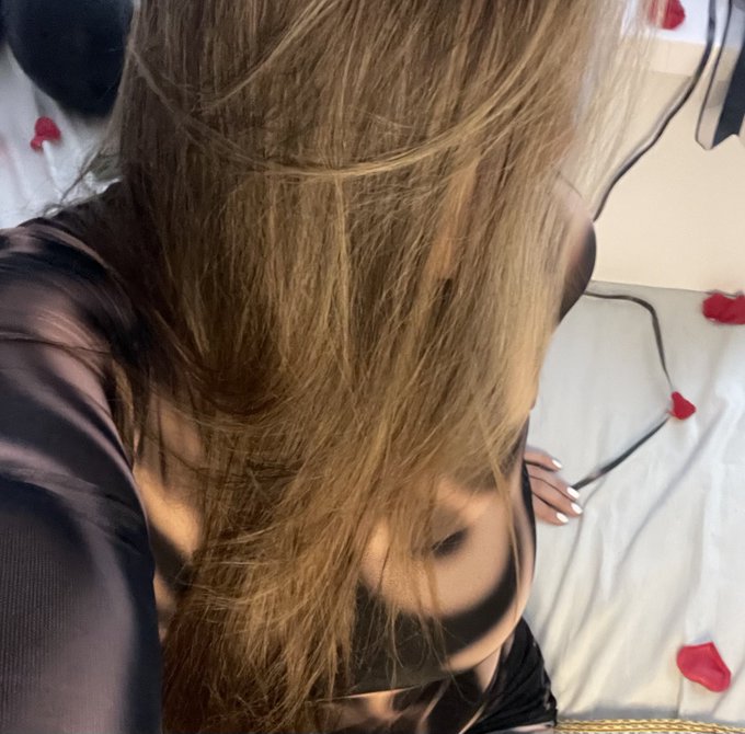 Happy birthday 🎈 to me 💘 https://t.co/bpbeN5wZUn