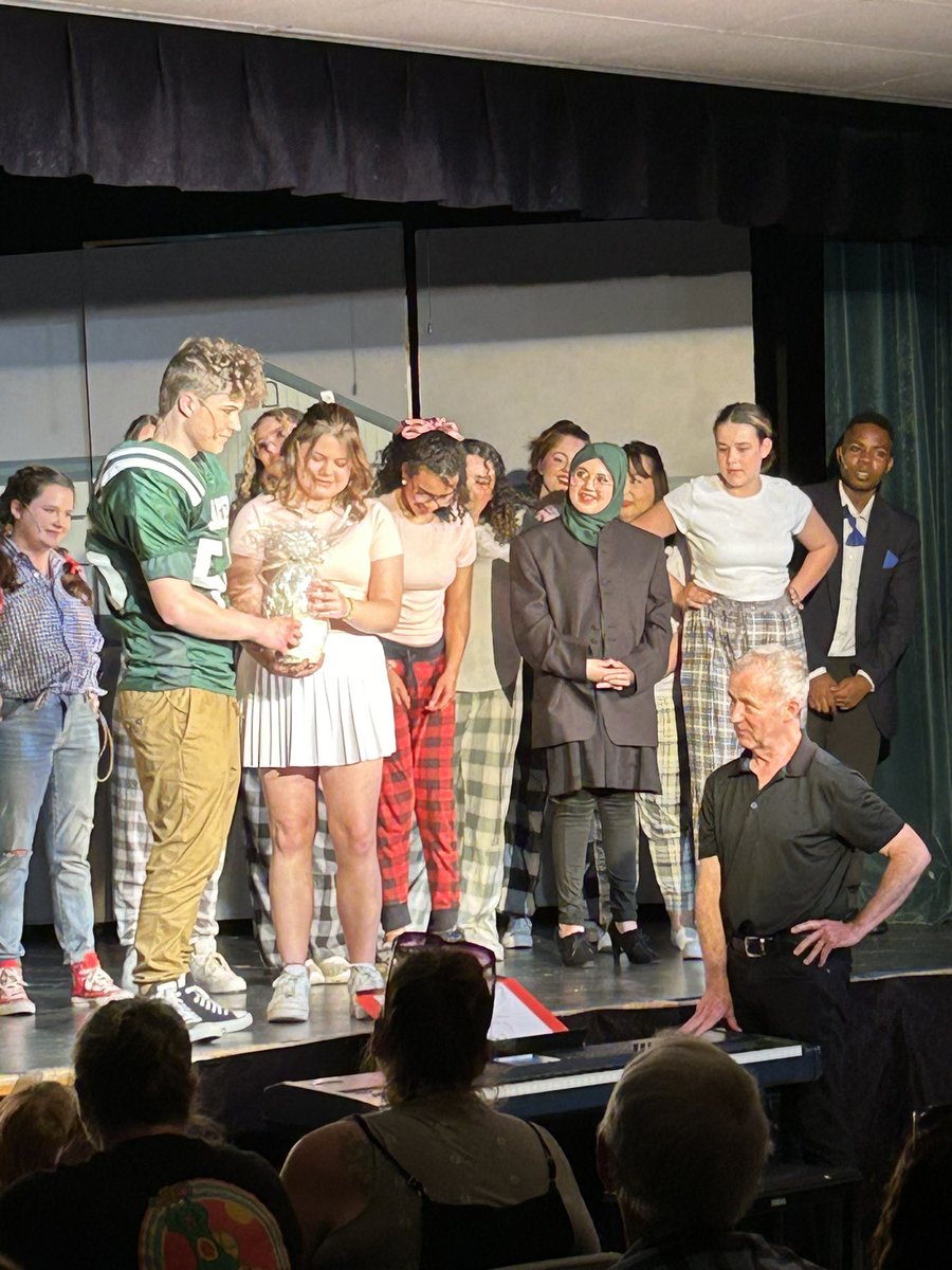 An unbelievable final show today of The Wizard of Od-essa!  Congratulations to all the staff and students involved and a special thanks to Mr. Stiff,  author and musical director of this beautiful play ❤️🕴️🎭