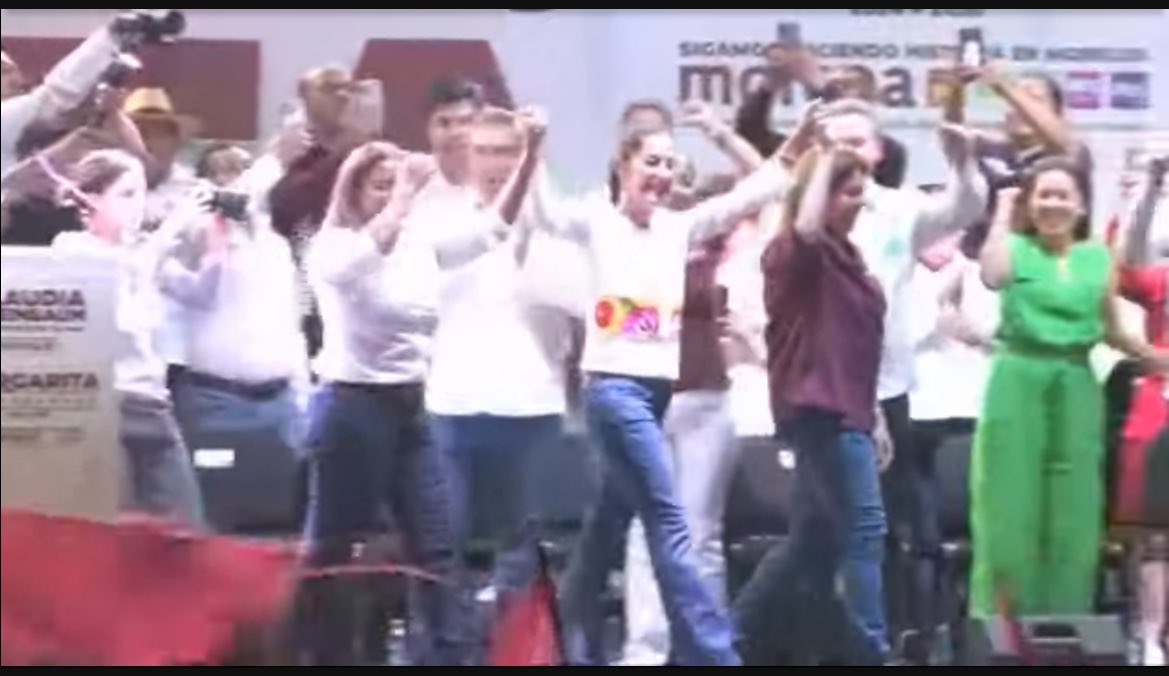 #Ahora| Arriba la candidata a la presidencial de #México, <a href="/Claudiashein/">Claudia Sheinbaum Pardo</a> en junto con la candidata <a href="/margarita_gs/">Margarita González Saravia</a> , para el cierre de su campaña, como futura gobernadora de #Morelos, la candidata a la presidencia de #Cuernavaca, Alejandra Flores, de igual forma se encuentra en