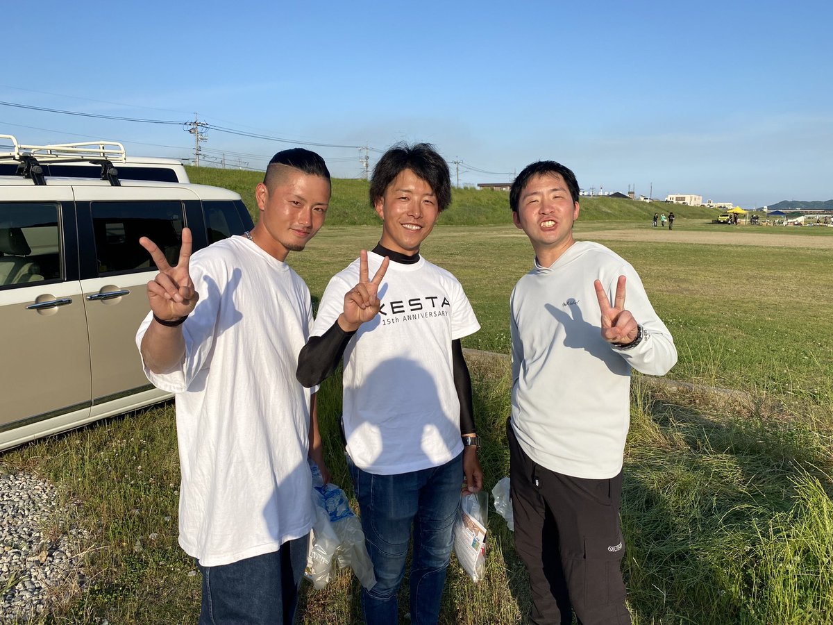 chi_kun12_08's tweet photo. キジハタ祭りぶち渋かった〜！
ちっさすぎて泣ける！笑
けど楽しかったけOK🤣👌👌

釣りでコミニティーが繋がるのは
本当に楽しい！！

しまなみは、、、び、、みょ、、笑

ありがとうございました。

#瀬戸内キジハタ祭り https://t.co/C3wUMmJhia