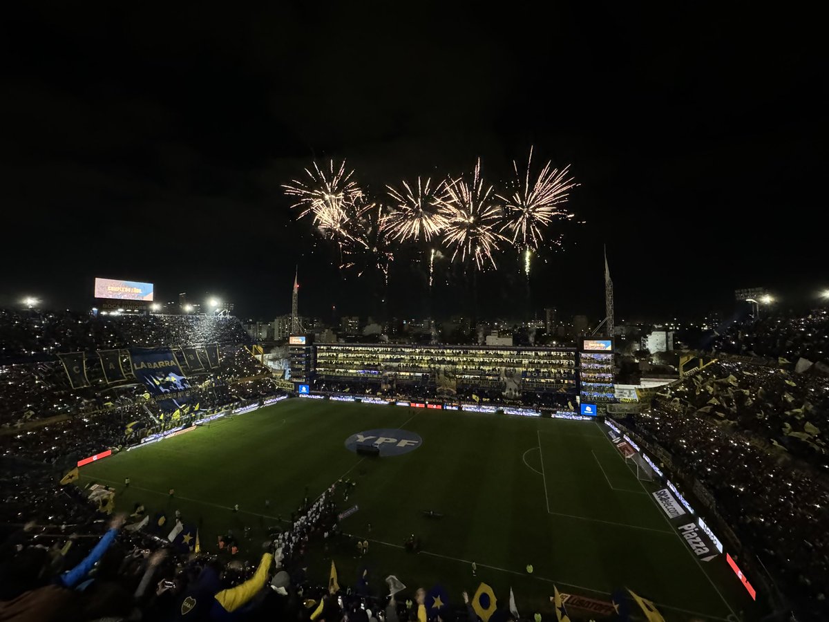 juampireynoso's tweet photo. Ninguna igual. Bombonera querida. https://t.co/CqEZeN85D9