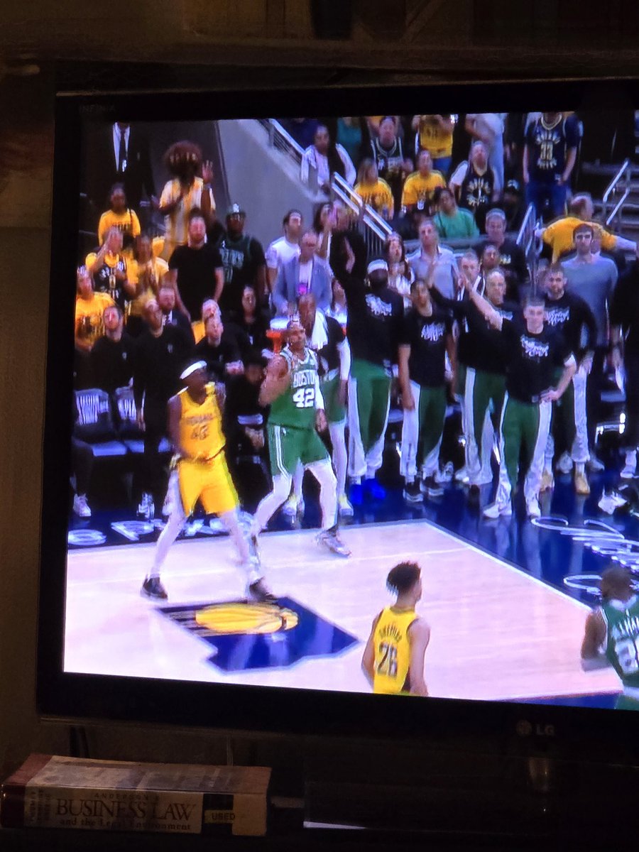 trenton365's tweet photo. If and a #BIGIF #BigAlHorford played like this when he was in #Philly we may have a chip!
@PompeyOnSixers @AnthonyLGargano @_devongivens
#109876ers @sixers https://t.co/bjwcWA6D2v