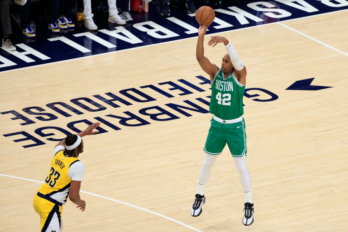 Al Horford (37y, 357d) is the oldest player in NBA history to make 7 threes in a playoff game.