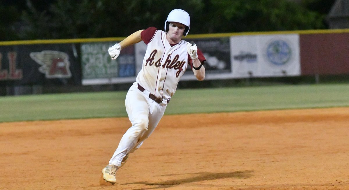 Here is a gallery of 30 photos from Saturday's Game 3 of the NCHSAA 4A Baseball East Regional Championship Series between @AHSBaseballClub and Cardinal Gibbons VIEW HERE ($): coastalpreps.com/baseball/photo…