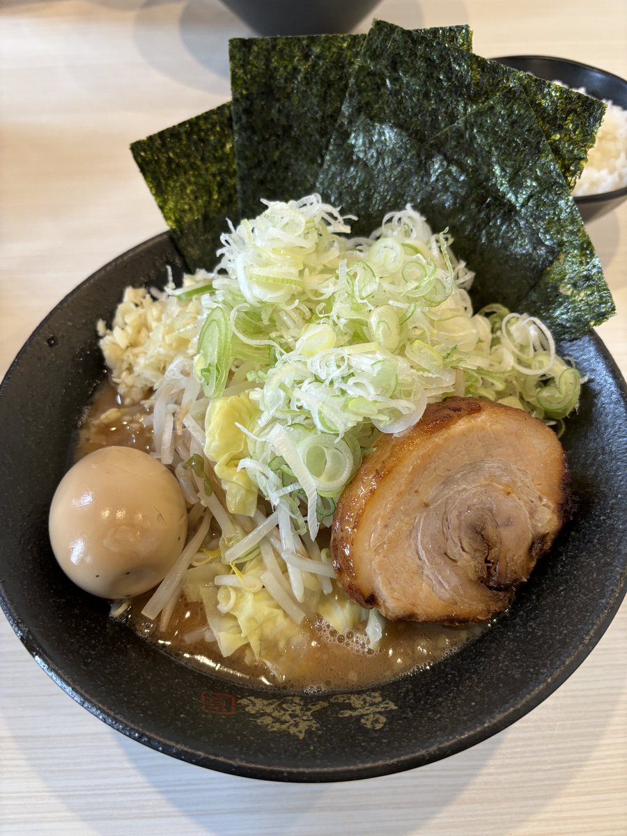 bakaphard's tweet photo. 文蔵の限定豚そば
神ウマ https://t.co/QFNpVdW0Ik