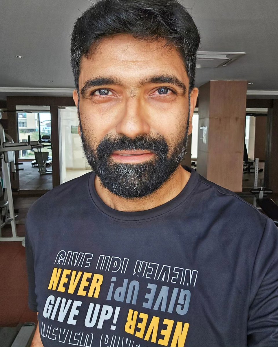 VivekKarwa's tweet photo. Pic 1: Yestd after landing in Chennai from #kualalumpur #Malaysia trip after almost 5 nights of just 2-3 hours of sleep.
Pic 2: Back to form and in #Gym now. Never Give Up.
#flywalksail #mostwantedindian #vivekkarwa #travelphotography #TravelSIP #travelguru #InvestToTravel #kualalumpur #Malaysia #travelblogger #travel