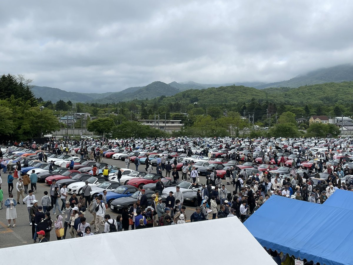 mansaku86's tweet photo. 今日は世界一の規模の
軽井沢ロードスターミーティングに来ています!
AE86の次はロードスター!
市場調査頑張ります♪
#レストアパーツcom
#まんさく自動車
#ボディショップK
#AE86の次はロードスター
#開発するよー https://t.co/FcKXDbMzIN
